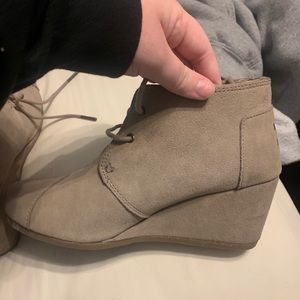 Toms wedge booties